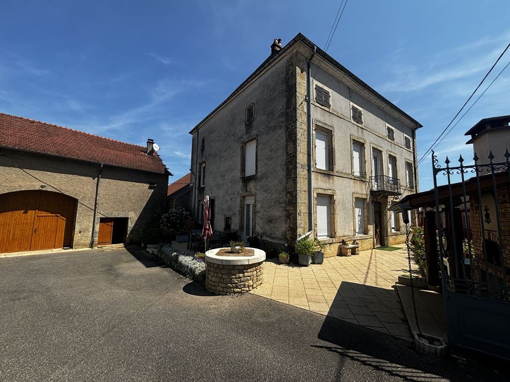 Maison de maître PURGEROT 273000€ ROUGE IMMOBILIER